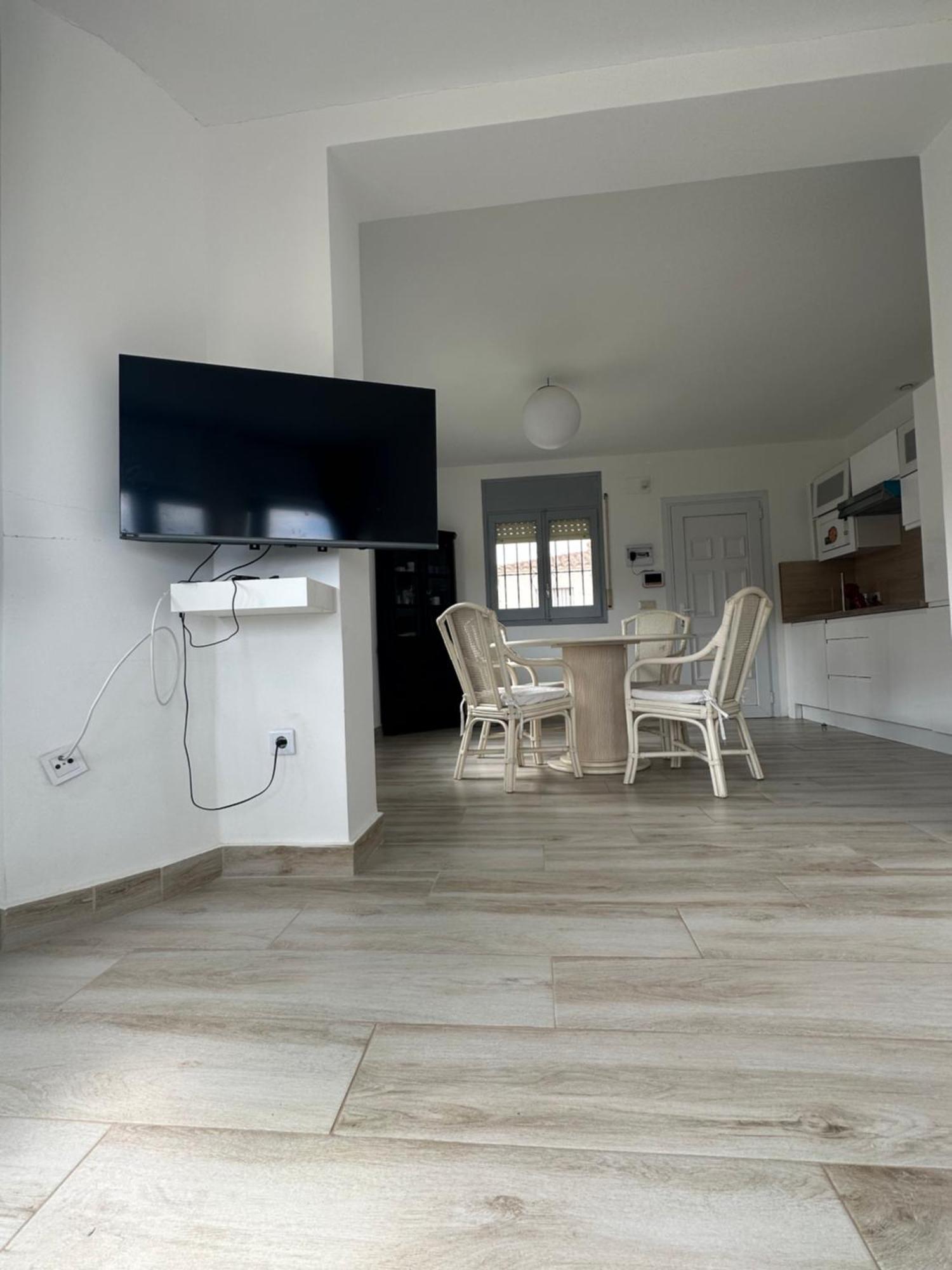 Sol Playa Piscina Apartment เอมปูเรียบราบา ภายนอก รูปภาพ