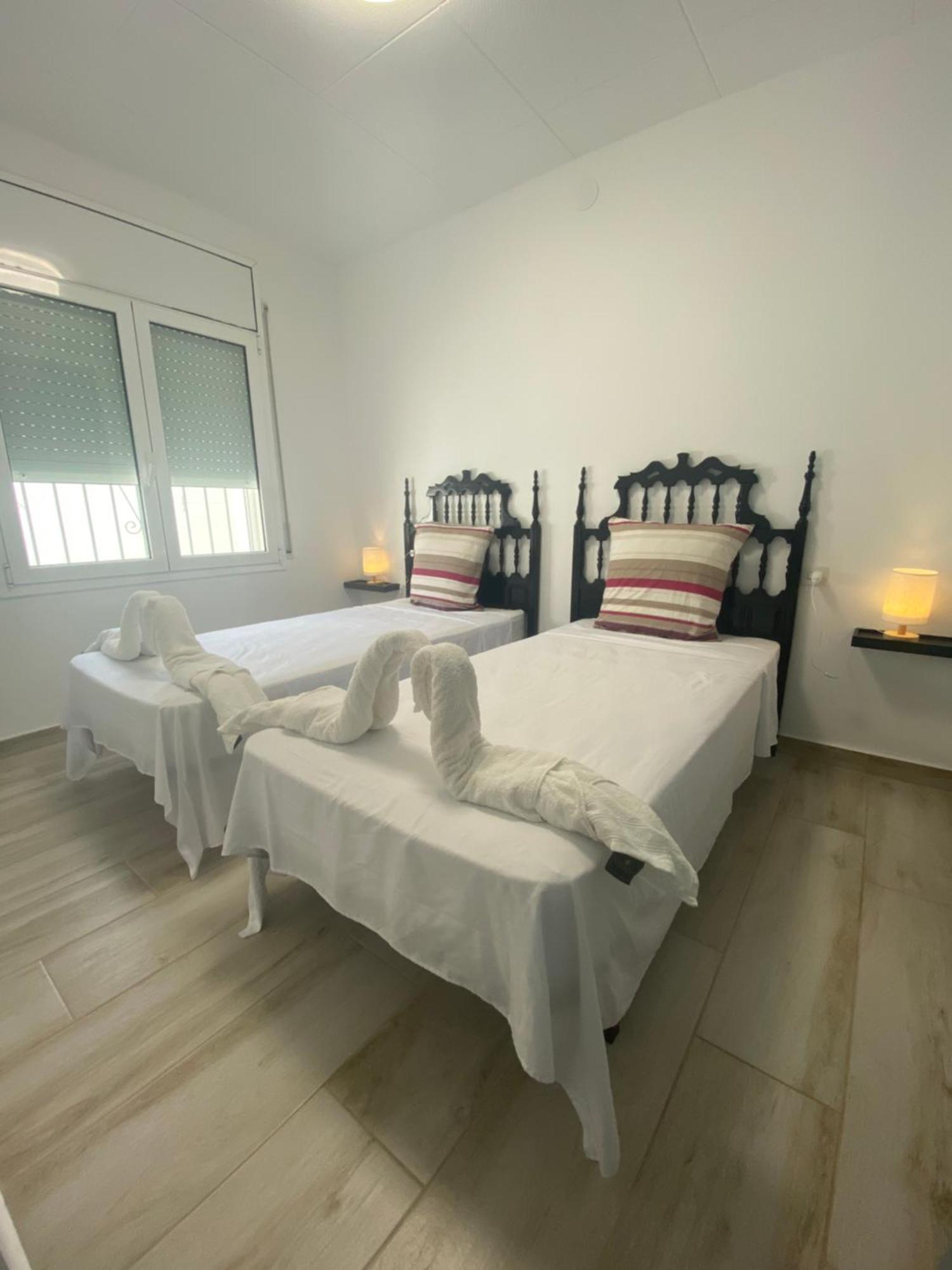 Sol Playa Piscina Apartment เอมปูเรียบราบา ภายนอก รูปภาพ