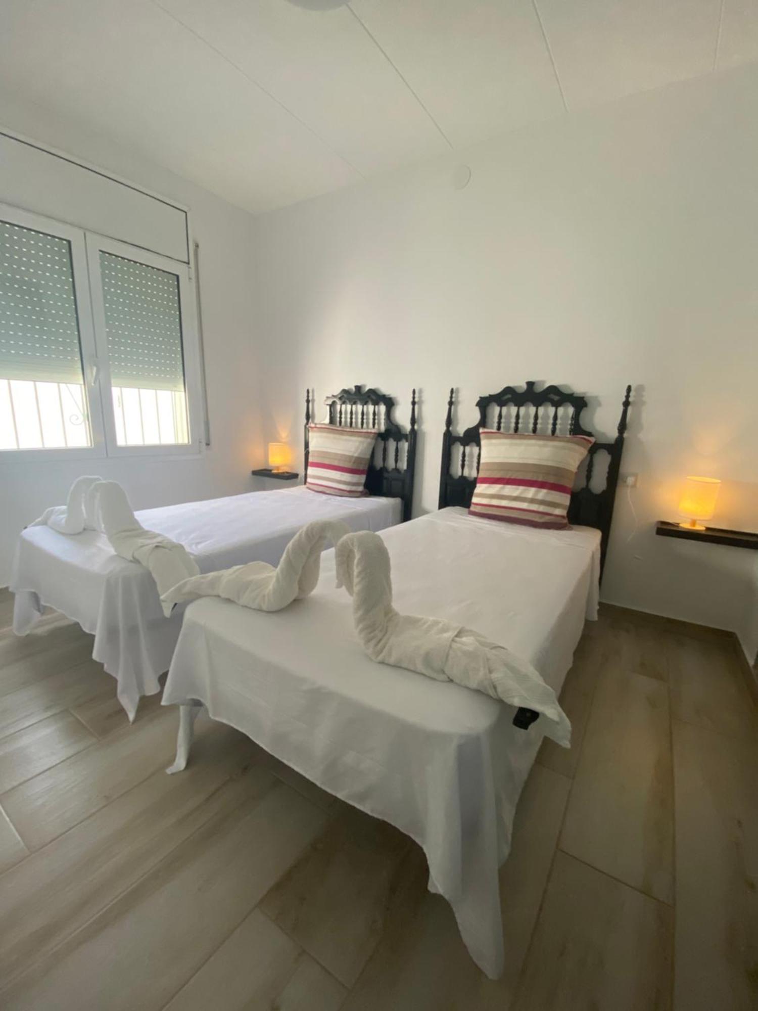 Sol Playa Piscina Apartment เอมปูเรียบราบา ภายนอก รูปภาพ